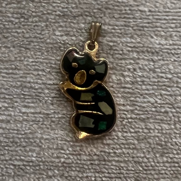 ⭐️VTG Gold Tone Black Enamel Koala Bear Charm With Embedded Australian Opal - Picture 2 of 13